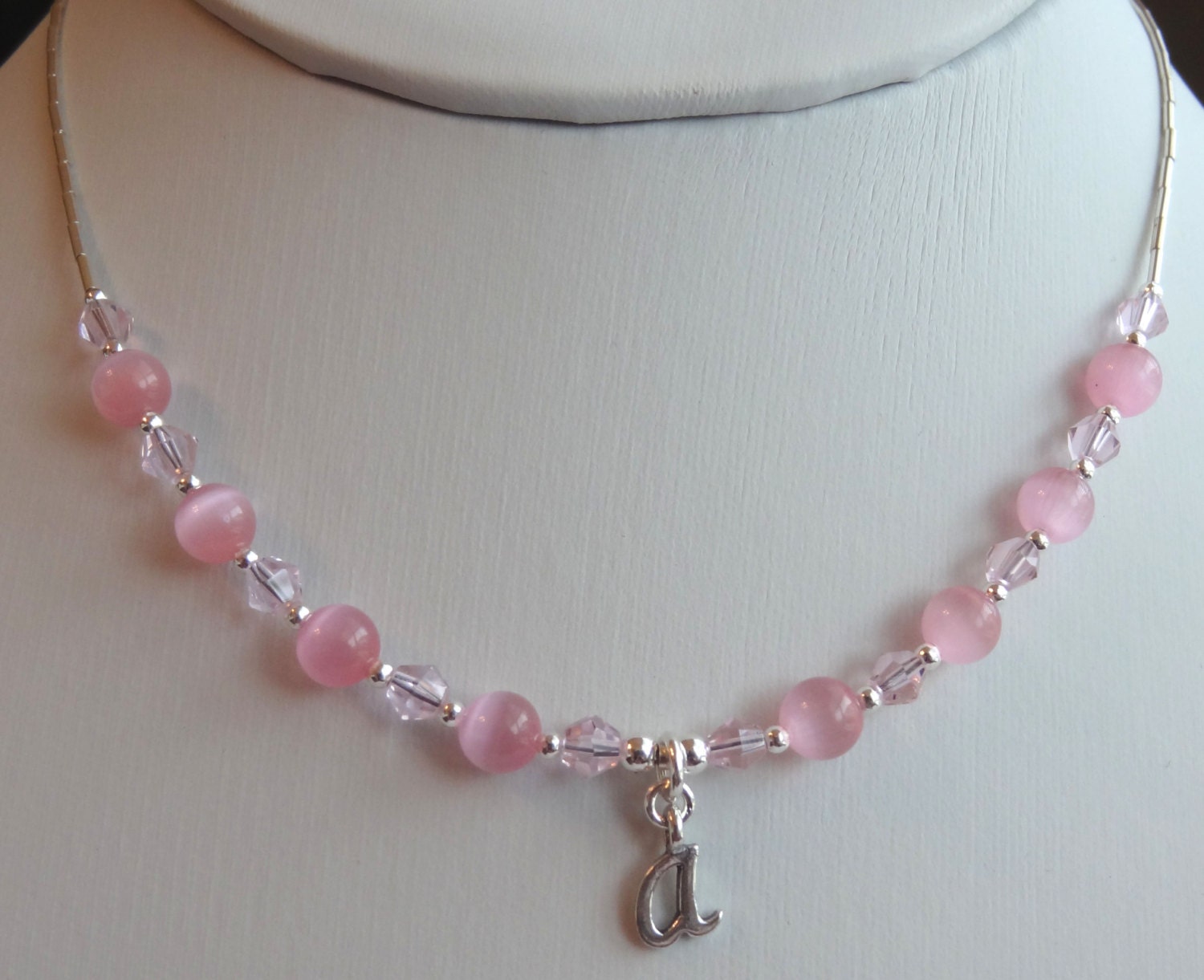 Personalisierte Rosa Katzenauge Halskette, Blumenmädchen Personalisierte Erste Baby-Rosa 1 von ymcjewelry