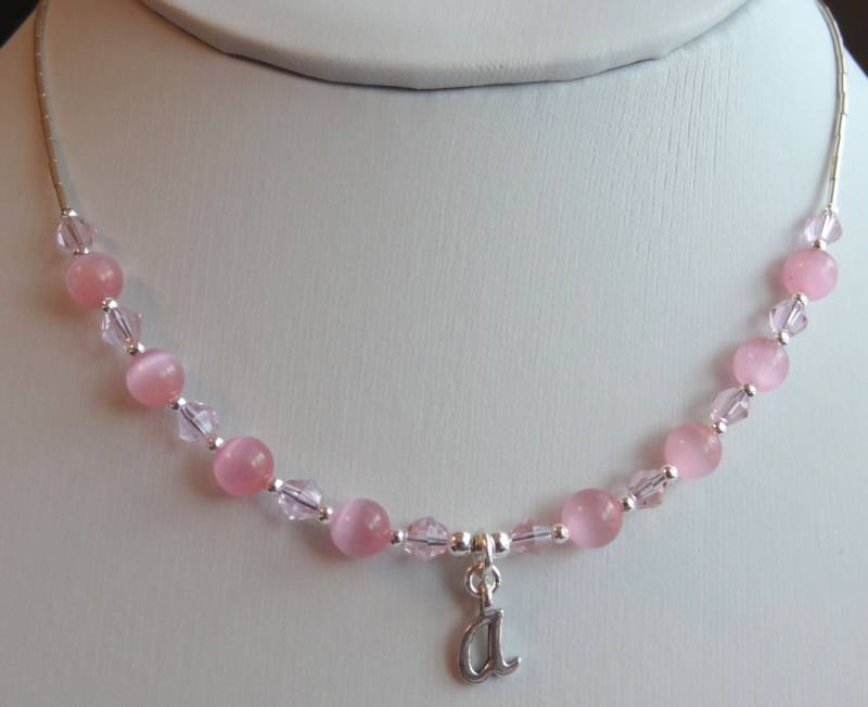 Personalisierte Rosa Katzenauge Halskette, Blumenmädchen Personalisierte Erste Baby-Rosa 1 Personalisierte Rosa Katzenauge Halskette, Blumenmädchen Personalisierte Erste Baby-Rosa 1 von ymcjewelry
