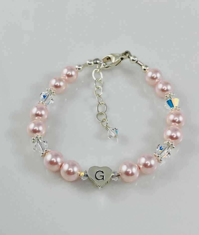 Rosa Perle Personalisierte Armband, Herz Erste Kristallperlen Rose Blumenmädchen Perlenarmband von ymcjewelry