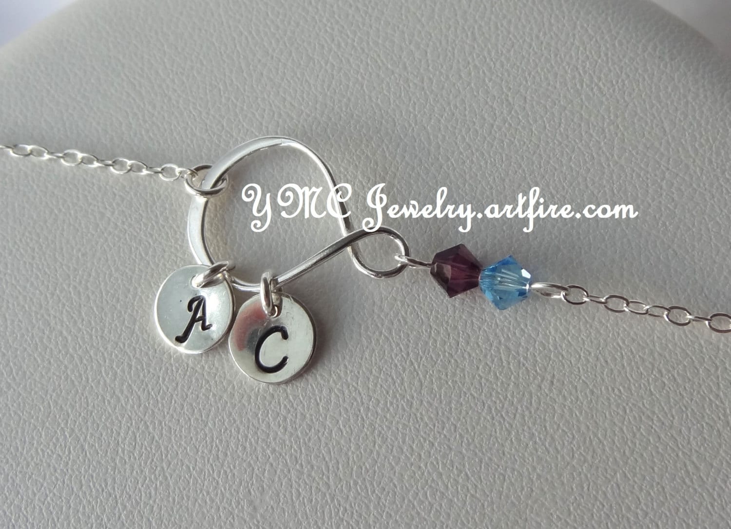 Unendlich Armband, Sterling Silber, Initial, Birthstone Familie Infinity Oma von ymcjewelry