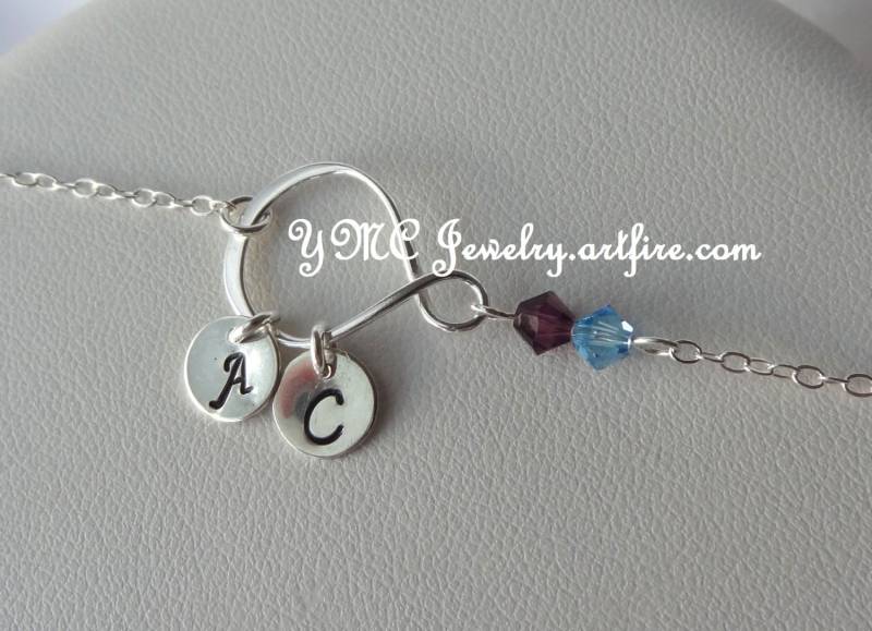 Unendlich Armband, Sterling Silber, Initial, Birthstone Familie Infinity Oma von ymcjewelry
