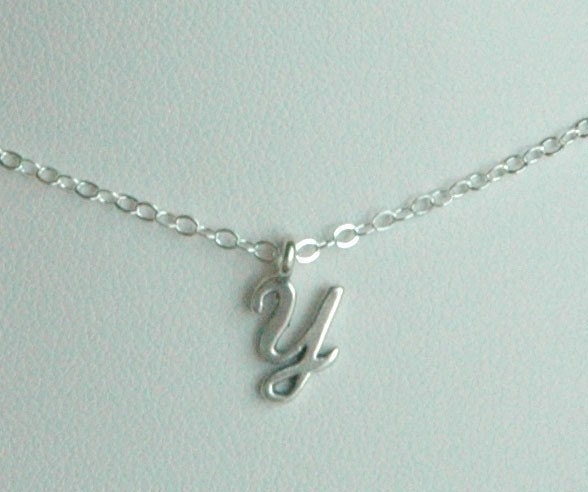 Zierliche Sterling Silber Anfang Charme Halskette, Brautjungfer Jr Personalisierte Schichtung Monogramm Initiale von ymcjewelry