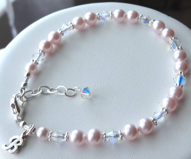 sterling Silber Monogramm Initiale Mit Prestige Kristallperlen Armband, Blumenmädchen Junior Brautjungfer Armband von ymcjewelry