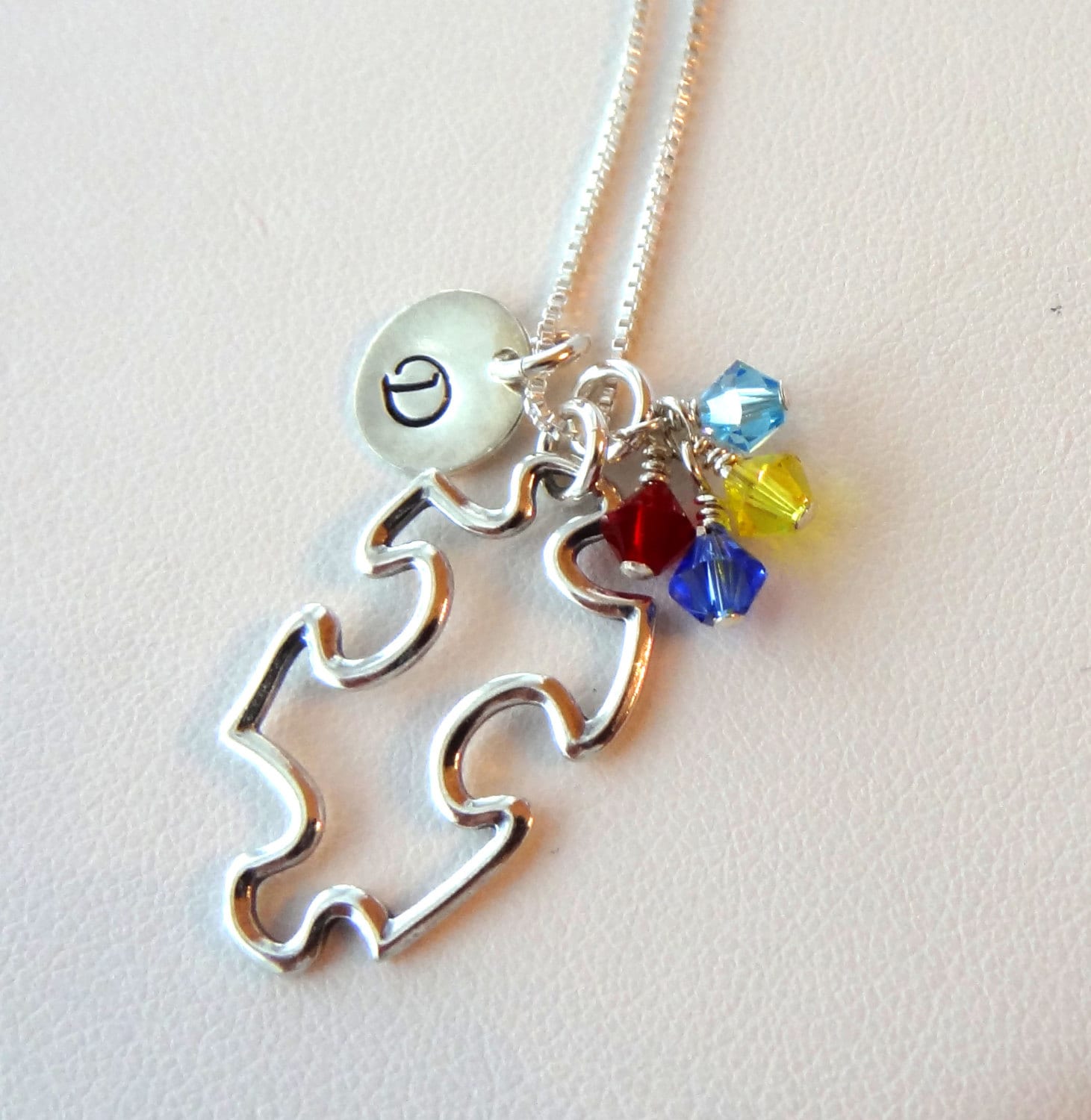 sterling Silber Personalisierte Puzzle Initial Halskette, Mehrfarbige Schmuck, Autismus Asperger Bewusstsein, Sympathie Halskette von ymcjewelry