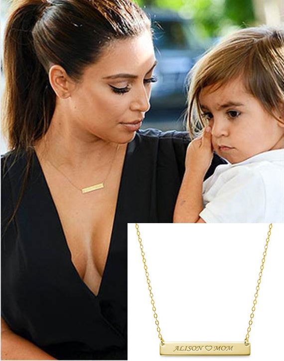 Gold Bar Halskette Typenschild - Kim Kardashian Mütter Graviert Kinder Namen Personalisiert Custom Monogram Silber Celebrity Style Gold Bar Halskette Typenschild - Kim Kardashian Mütter Graviert Kinder Namen Personalisiert Custom Monogram Silber Celebrity Style von ymcjewelrycom