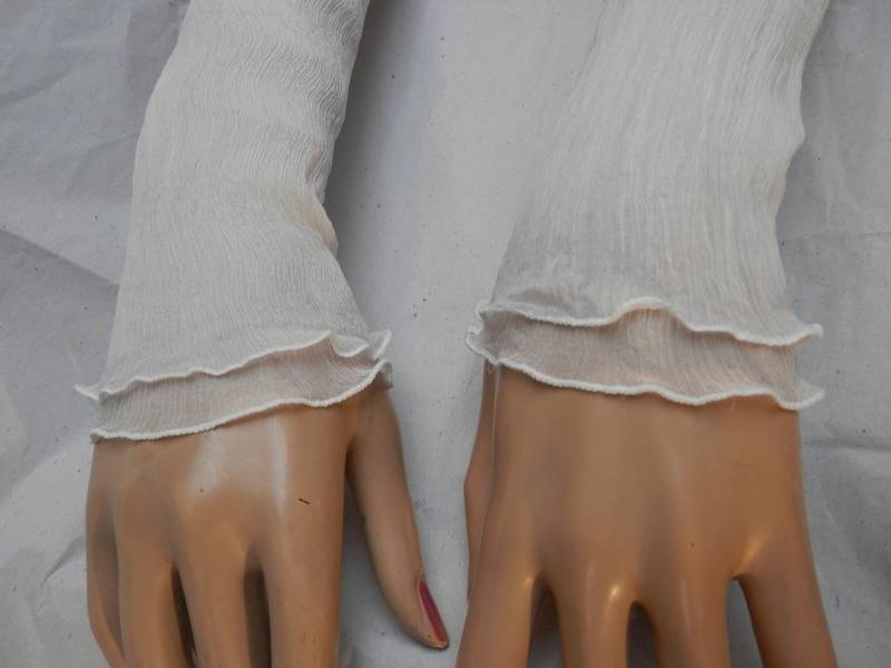 Armstulpen Aus Crinkleseide, Naturweiss, Handwärmer, Pulswärmer von yolainefruehauf