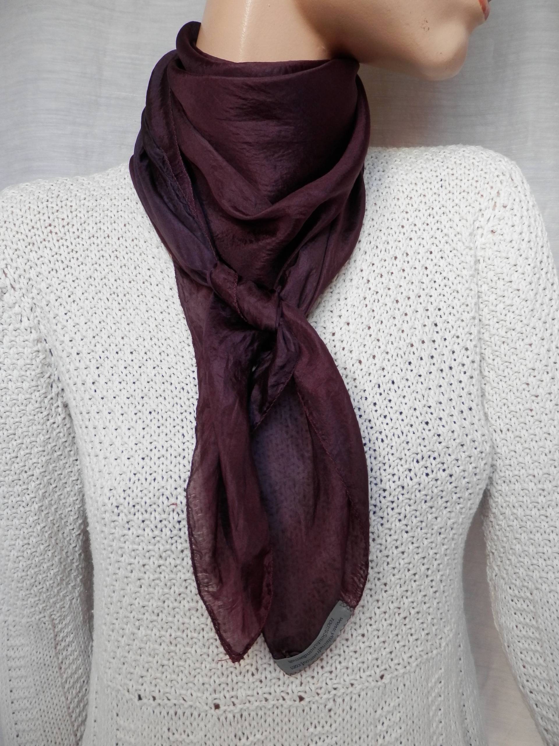 Seidenschal, Quadratisch, Brombeerenrot, Uni Rot, Halstuch Aus Seide, Seidenfoulard, Seiden Carré, 90 X cm Seidenschal, Quadratisch, Brombeerenrot, Uni Rot, Halstuch Aus Seide, Seidenfoulard, Seiden Carré, 90 X cm von yolainefruehauf