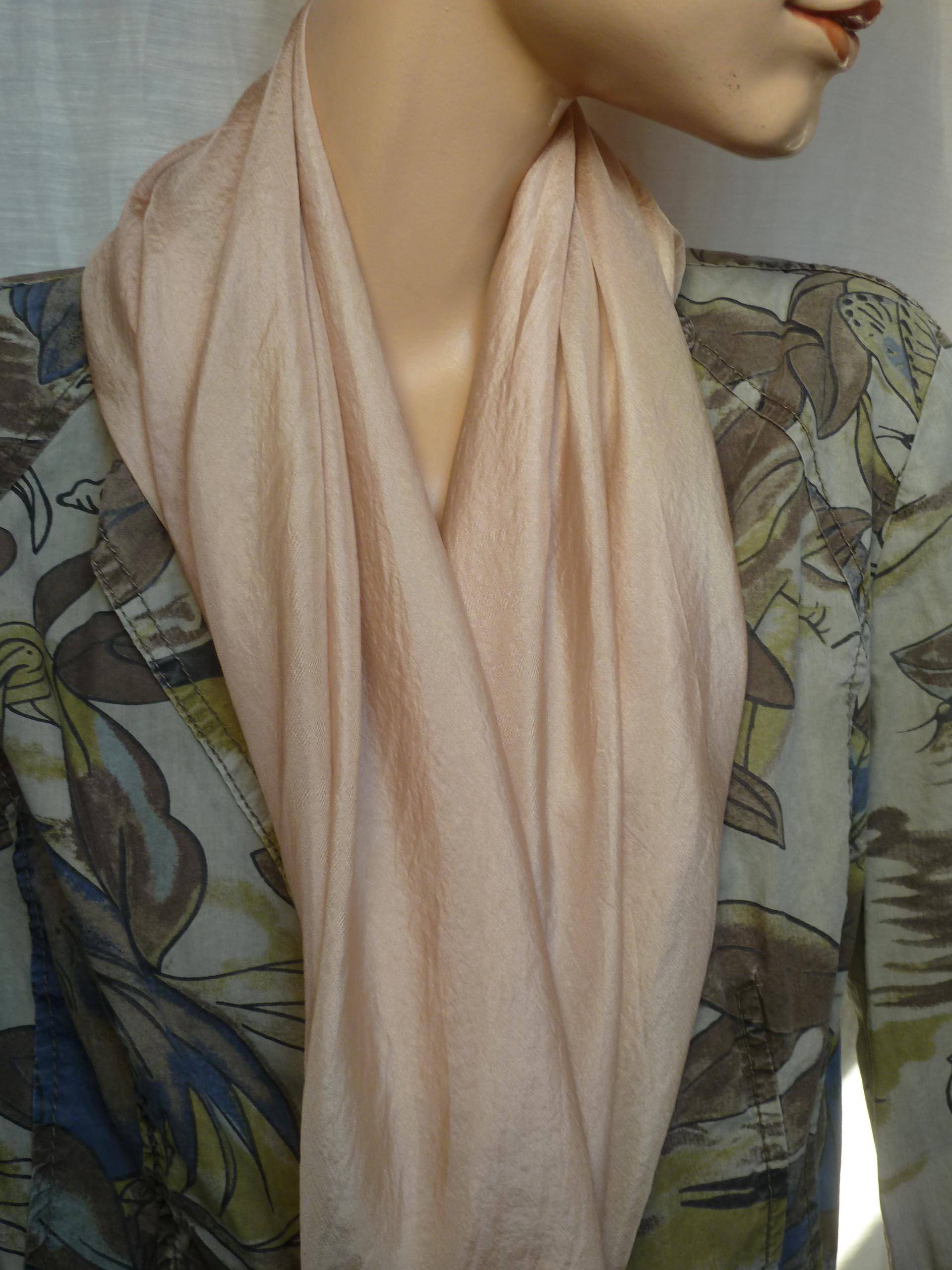 Seidenschal, Quadratisch, Sandfarbig, Ecru, Beige Uni, Halstuch, Seiden Carré 90 X Seidenschal, Quadratisch, Sandfarbig, Ecru, Beige Uni, Halstuch, Seiden Carré 90 X von yolainefruehauf