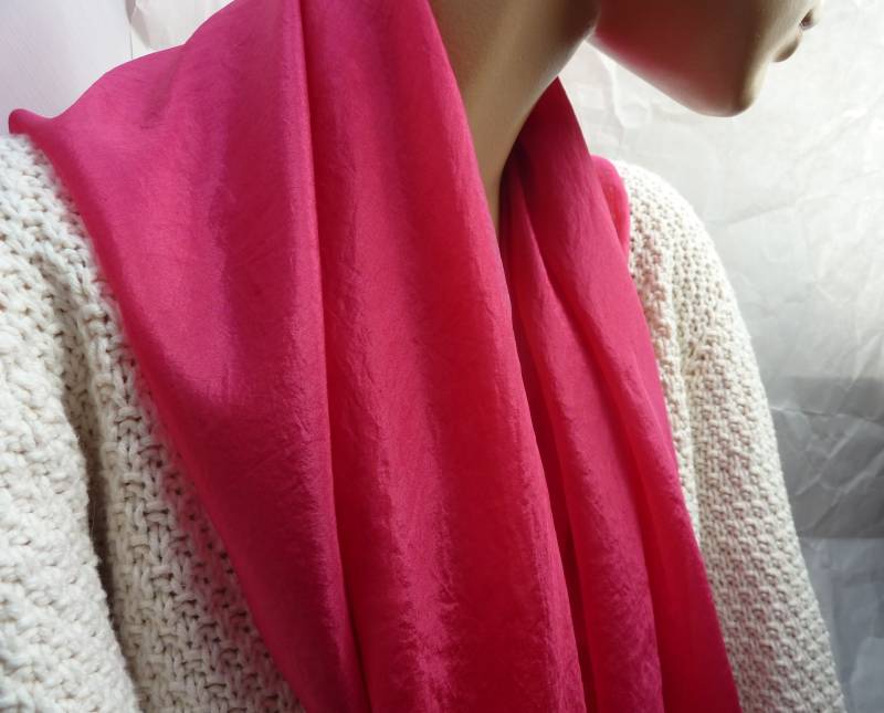 Seidenschal, Reine Seide, Uni Pink , Magenta Halstuch Aus Seidenfoulard, Seiden Carré, 90 X cm Seidenschal, Reine Seide, Uni Pink , Magenta Halstuch Aus Seidenfoulard, Seiden Carré, 90 X cm von yolainefruehauf