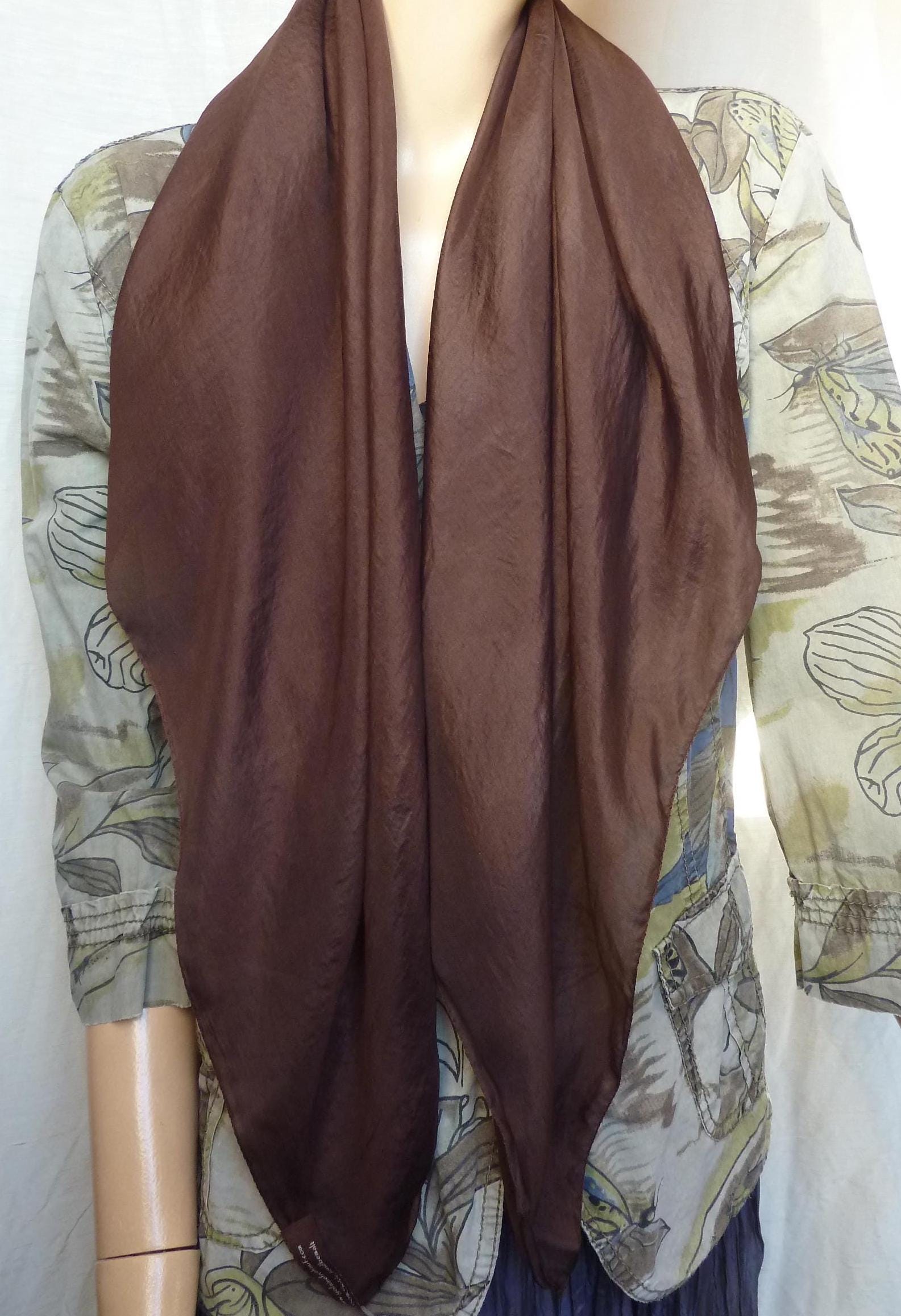Seidenschal Quadratisch, Braun, Schokoladenbraun, Uni, Halstuch, Seidenfoulard, Seiden Carré 90 X Seidenschal Quadratisch, Braun, Schokoladenbraun, Uni, Halstuch, Seidenfoulard, Seiden Carré 90 X von yolainefruehauf