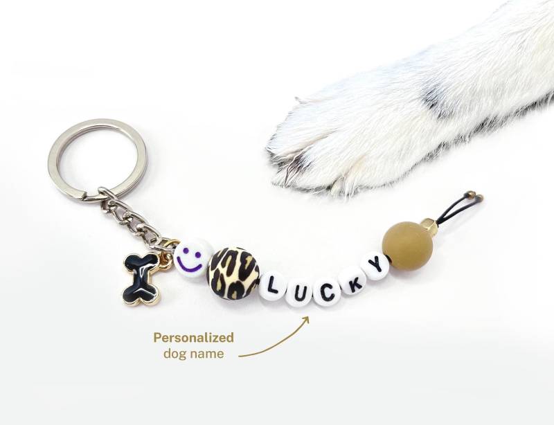 Personalisierter Schlüsselanhänger Mit Hundename - Bunte Perlen Leopard & Knochenanhänger Perfektes Geschenk Für Hundebesitzer von yookani