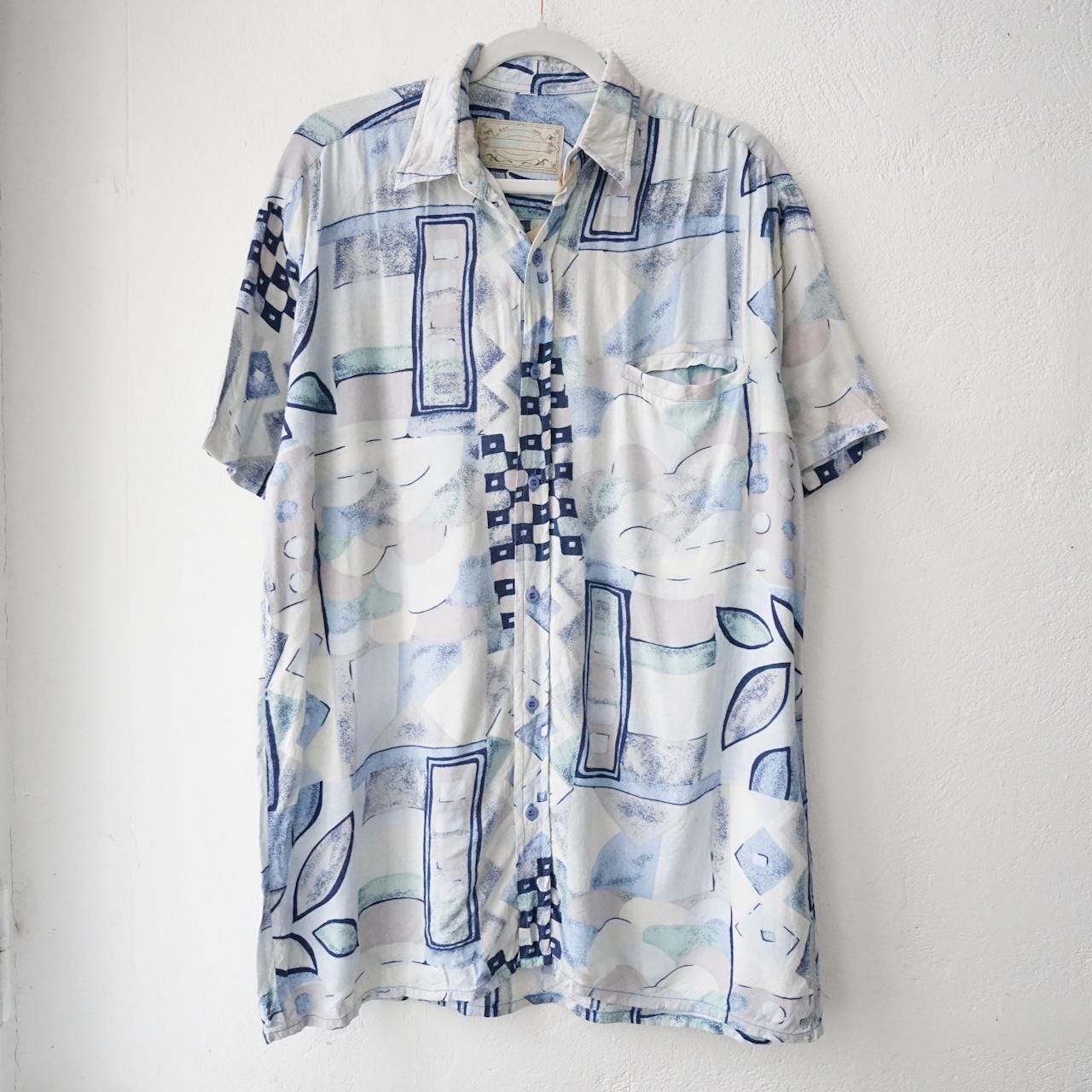 Vintage 90S Blue Shirt Size M Short Sleeved Shirt Collared 80S Button Up Summer Festival Vintage 90S Blue Shirt Size M Short Sleeved Shirt Collared 80S Button Up Summer Festival von youhadmeatvintageDE
