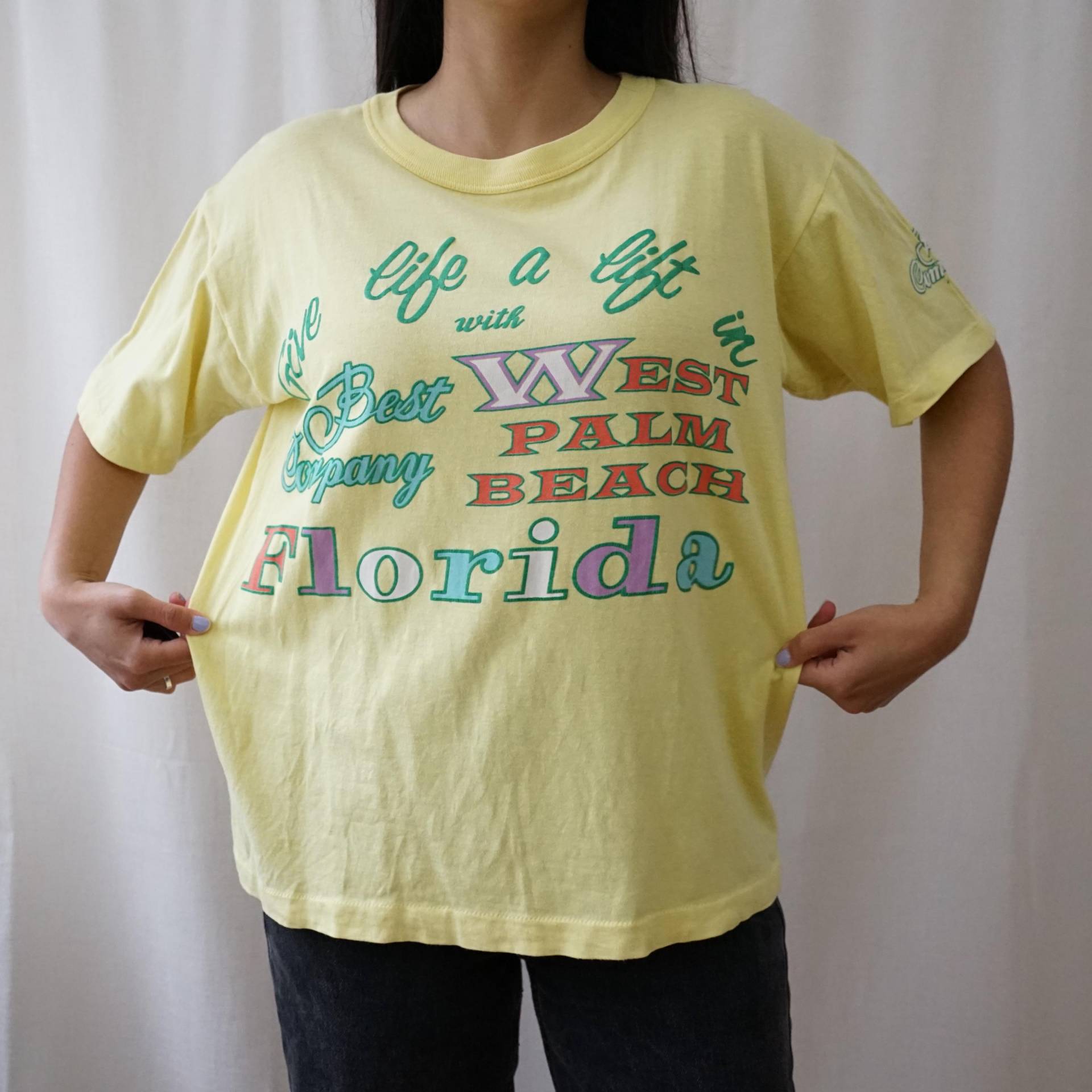 Vintage Best Company 90S T-Shirt Size M Short Sleeved T-Shirt Sporty Yellow Retro von youhadmeatvintageDE