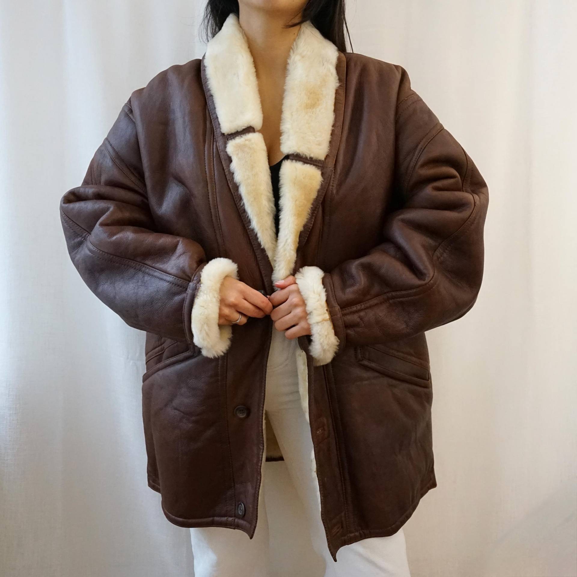 Vintage Brown Shearling Coat Size L Leather Jacket 70S Winter Coat Sheepskin Chocolate Vintage Brown Shearling Coat Size L Leather Jacket 70S Winter Coat Sheepskin Chocolate von youhadmeatvintageDE