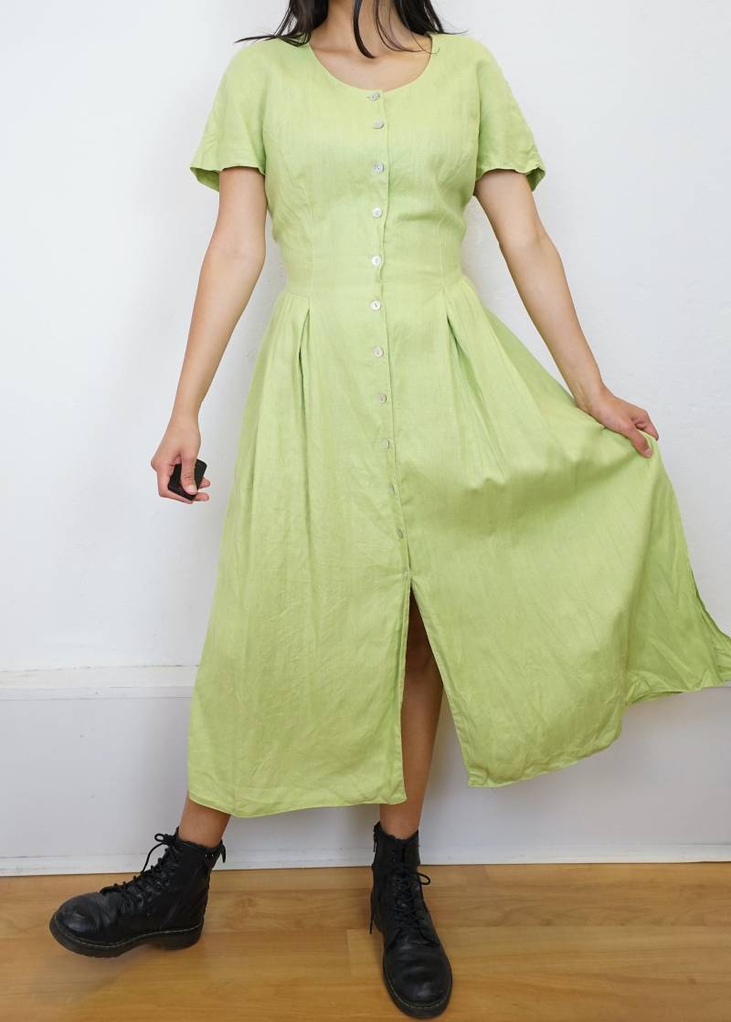 Vintage Green Dress Size M Midi Dress Light Summer Button Up Wrap Around Lime von youhadmeatvintageDE