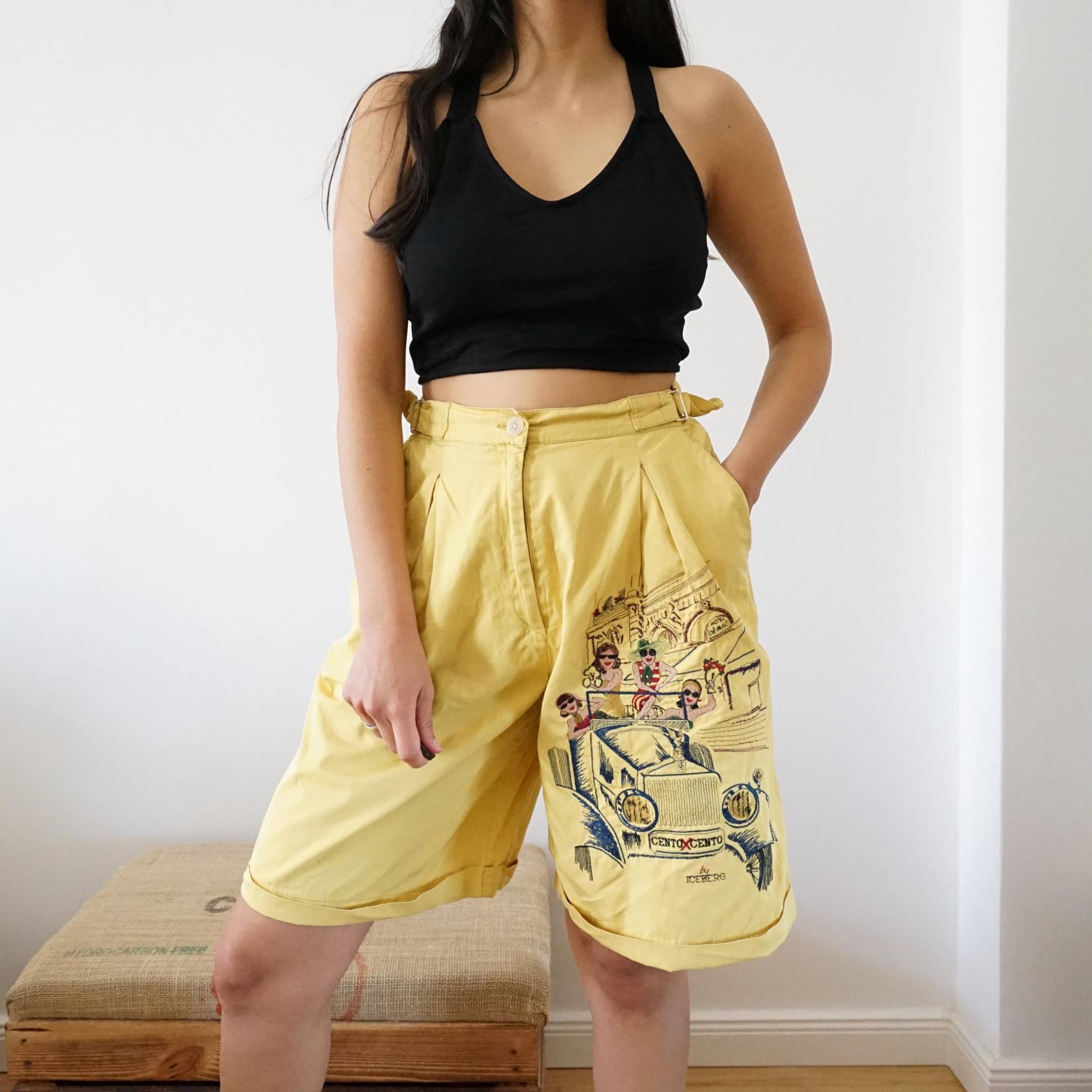 Vintage Iceberg Cento X Shorts Size M Embroidery High Waist Shorts Culotte Yellow Cotton Summer Vintage Iceberg Cento X Shorts Size M Embroidery High Waist Shorts Culotte Yellow Cotton Summer von youhadmeatvintageDE