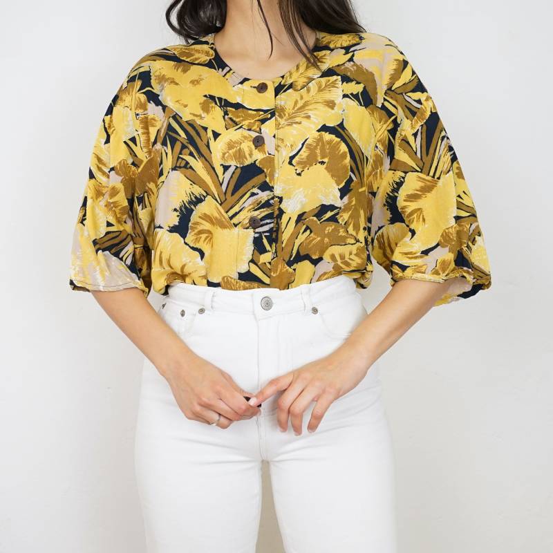 Vintage Short Sleeved Blouse Size L-xl Yellow Black Shirt Pattern Blouse Summer Festival Round Collar Button Up Vintage Short Sleeved Blouse Size L-xl Yellow Black Shirt Pattern Blouse Summer Festival Round Collar Button Up von youhadmeatvintageDE