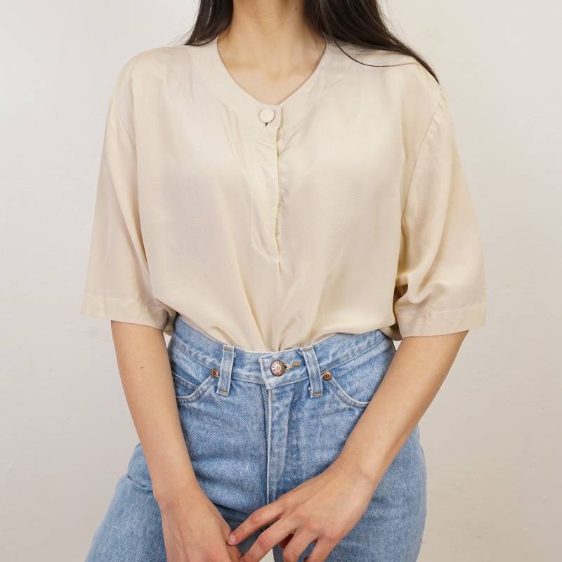 Vintage Silk Beige Blouse Size Xl Pullover Blouse Short Sleeved Top Shirt Vintage Silk Beige Blouse Size Xl Pullover Blouse Short Sleeved Top Shirt von youhadmeatvintageDE