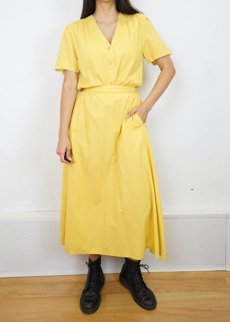 Vintage Yellow Dress Size S-M Midi Dress Light Summer Pockets Vintage Yellow Dress Size S-M Midi Dress Light Summer Pockets von youhadmeatvintageDE