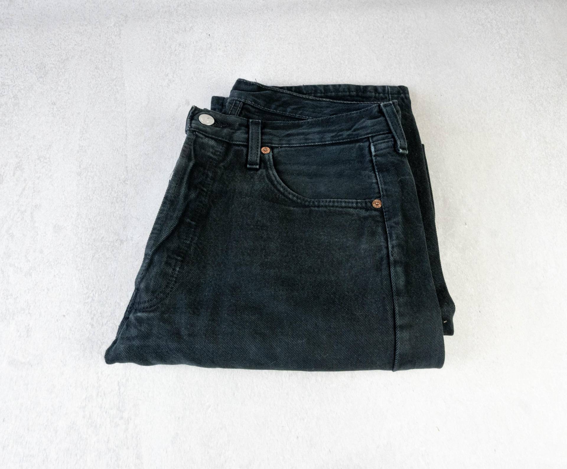 Levis 501, 90S Jeans, Größe 33/34, Dunkel Schwarz, Guter Vintage Zustand Mit Nutzungsspuren Levis 501, 90S Jeans, Größe 33/34, Dunkel Schwarz, Guter Vintage Zustand Mit Nutzungsspuren von yourfinestvintage