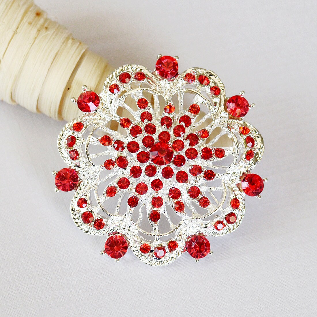 strass Brosche Kristall Hochzeit Braut Knopf Bouquet Einladung Kuchen Dekoration Haarkamm Schuhclip Silber Rot Br456 strass Brosche Kristall Hochzeit Braut Knopf Bouquet Einladung Kuchen Dekoration Haarkamm Schuhclip Silber Rot Br456 von yourperfectgifts