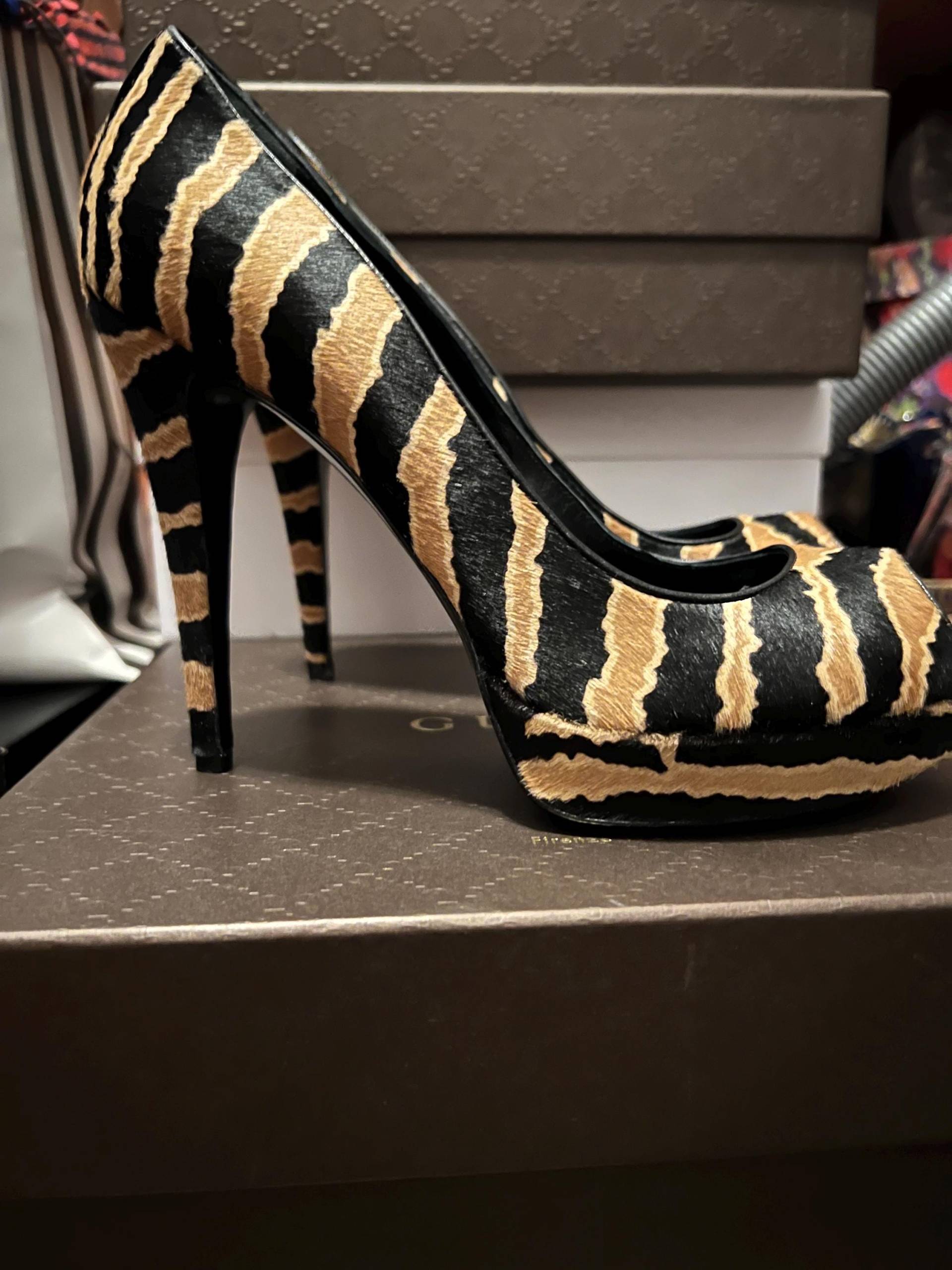 Gucci Pumps Pony Animalier 41 von yourtruevintagestore