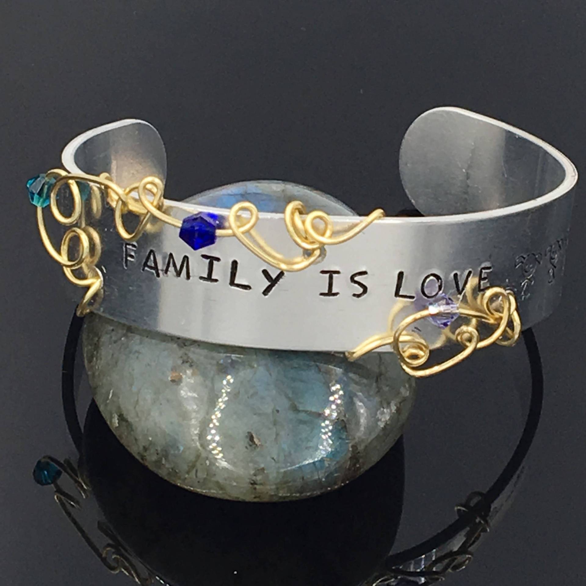 Benutzerdefinierte Nachricht Und Birthstone Mutter Oder Familie Armband Benutzerdefinierte Nachricht Und Birthstone Mutter Oder Familie Armband von youvegotmaille