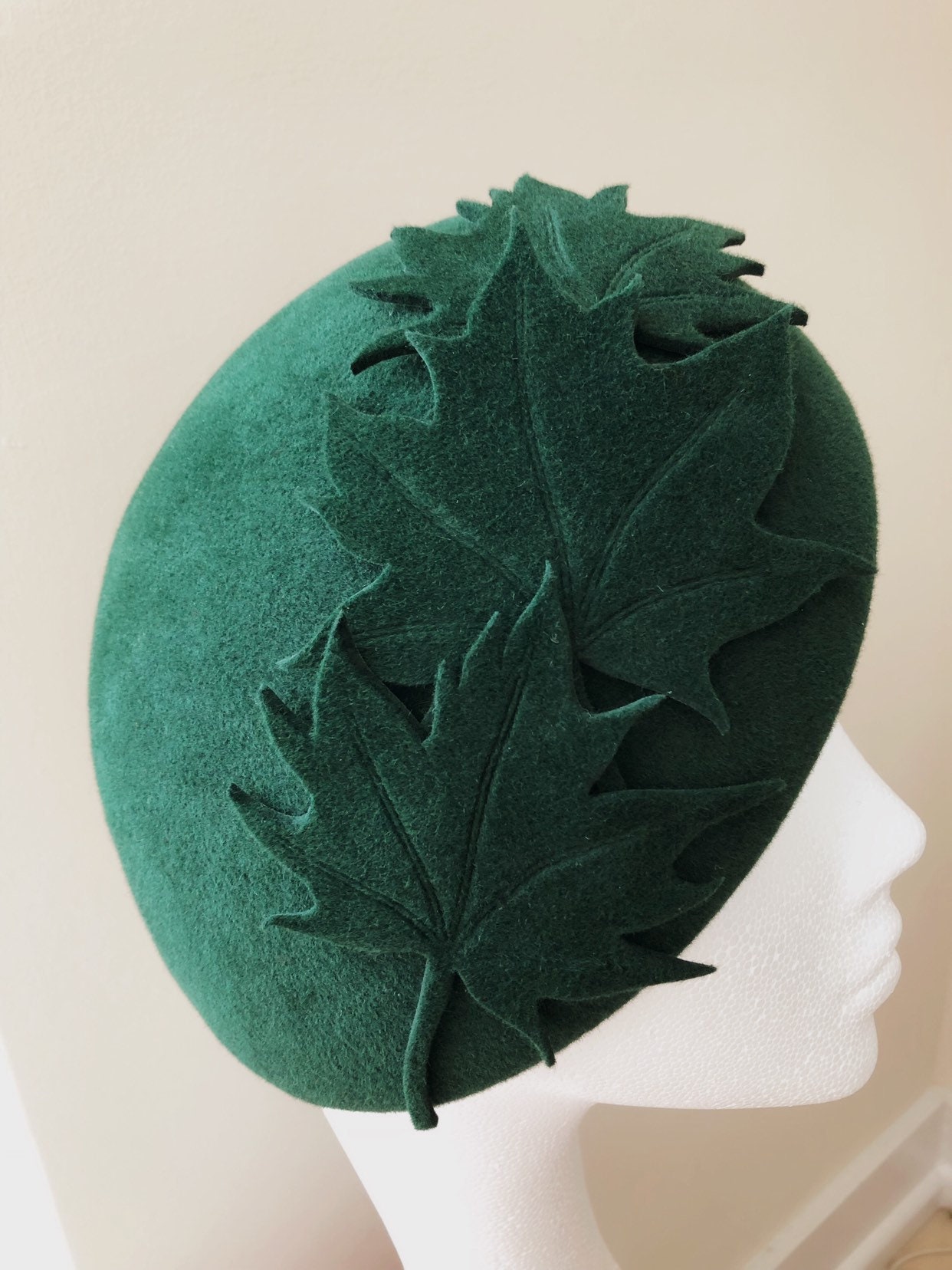 Chic Herbst Blätter Pelzfilz Baskenmütze Waldgrün Ahornblätter Handgefertigte Winter Wollmütze von yuanlilondonhats