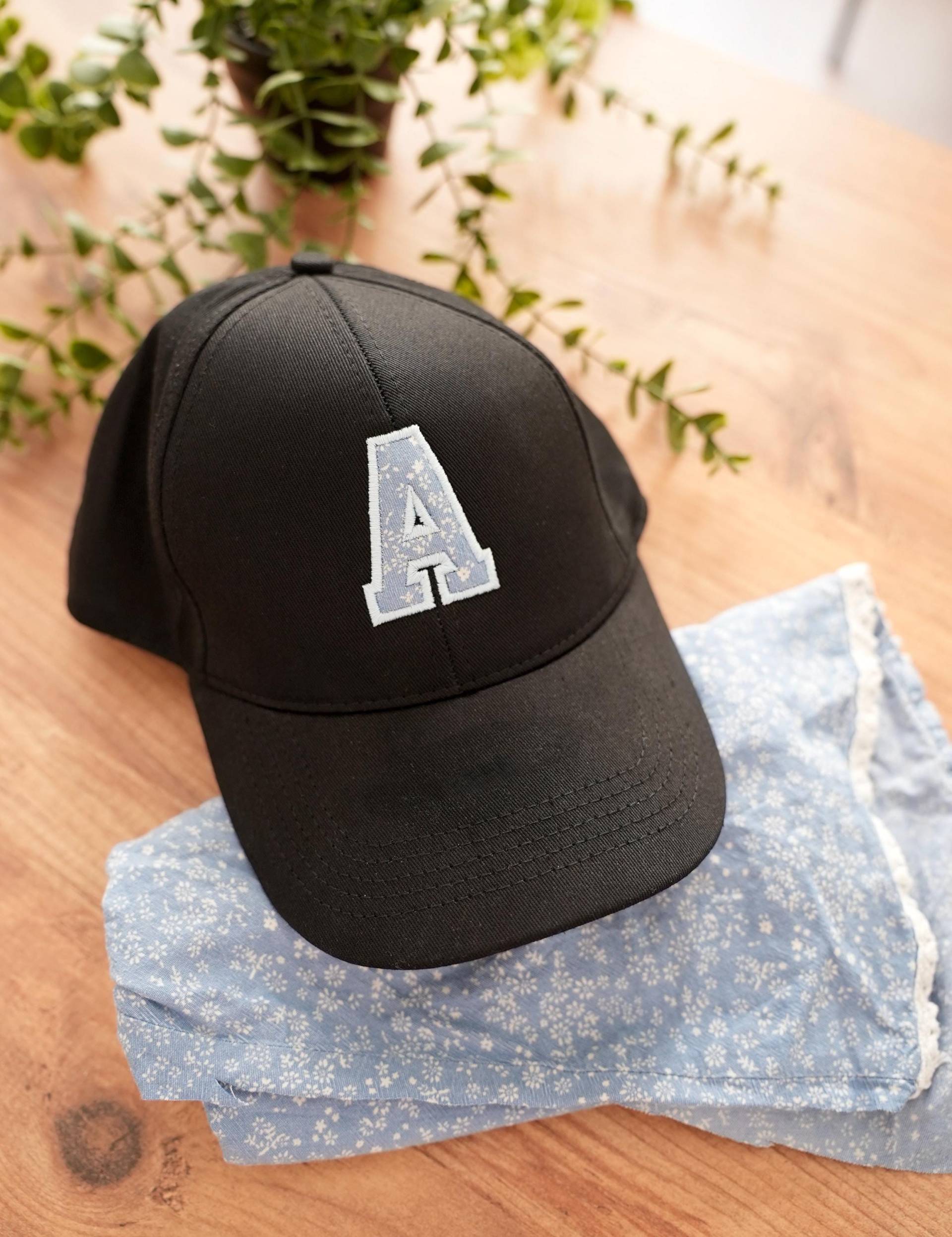 Personalisierte Kappe - Handgemachte Cap Aus Babykleidung Erinnerungsgeschenk Cap Bestickt von yukicostore