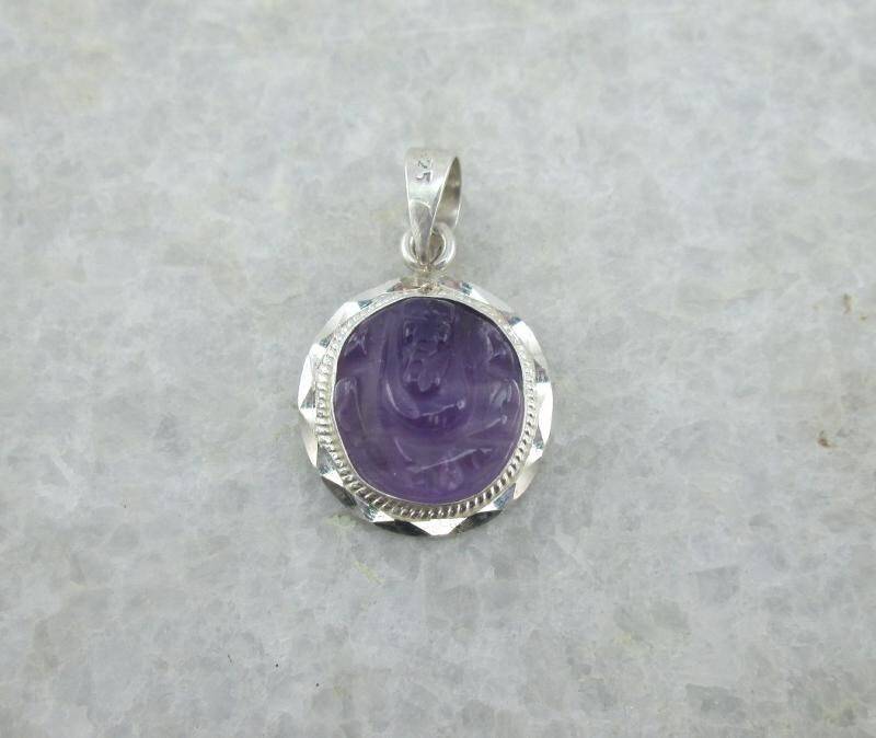 Natürlich Geschnitzte Amethyst Edelsteine Ganesha Pendant, Mit 925 Sterling Silber Curb Gliederkette von yunijewels