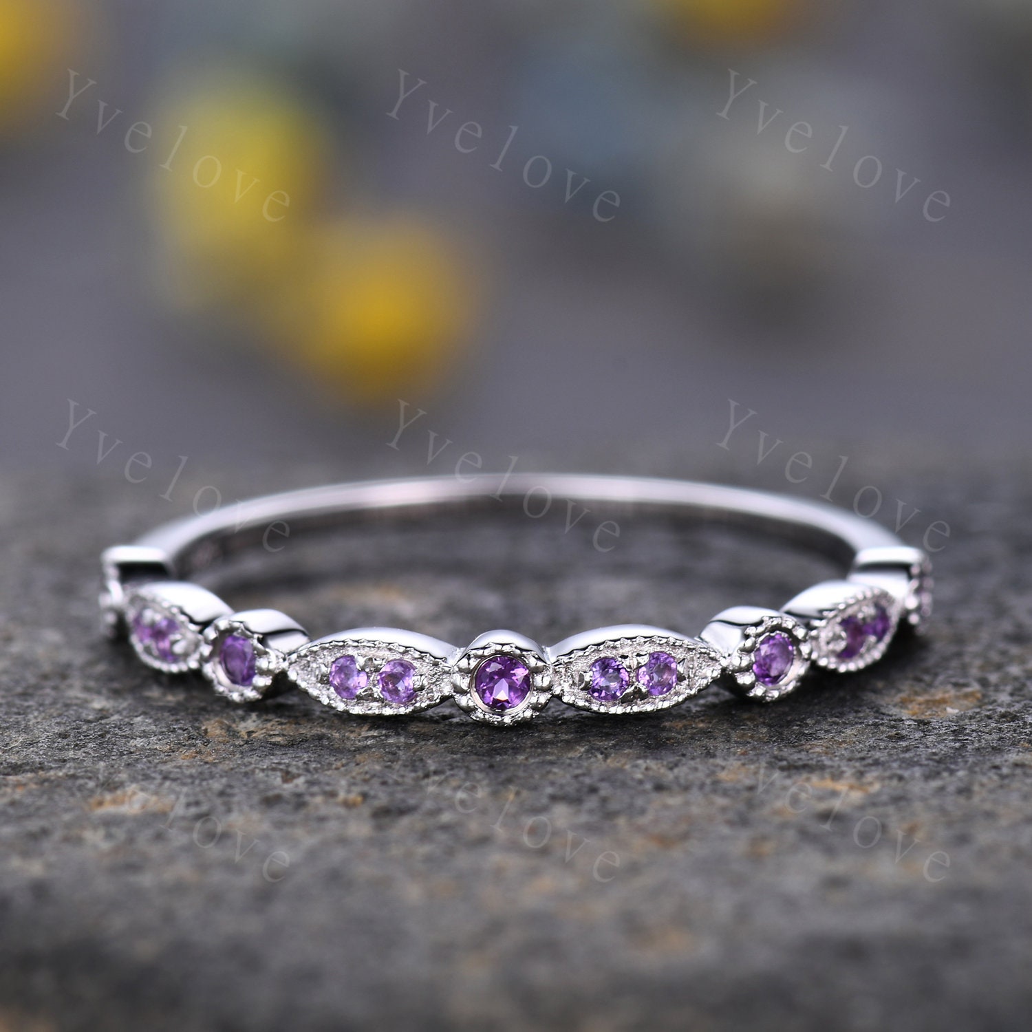 Amethyst Ring Art Deco Halbe Ewigkeit Ehering Milgrain Stil 14K Weißgold Farblich Passendes Band Natur Edelstein If Farbe von yvelove