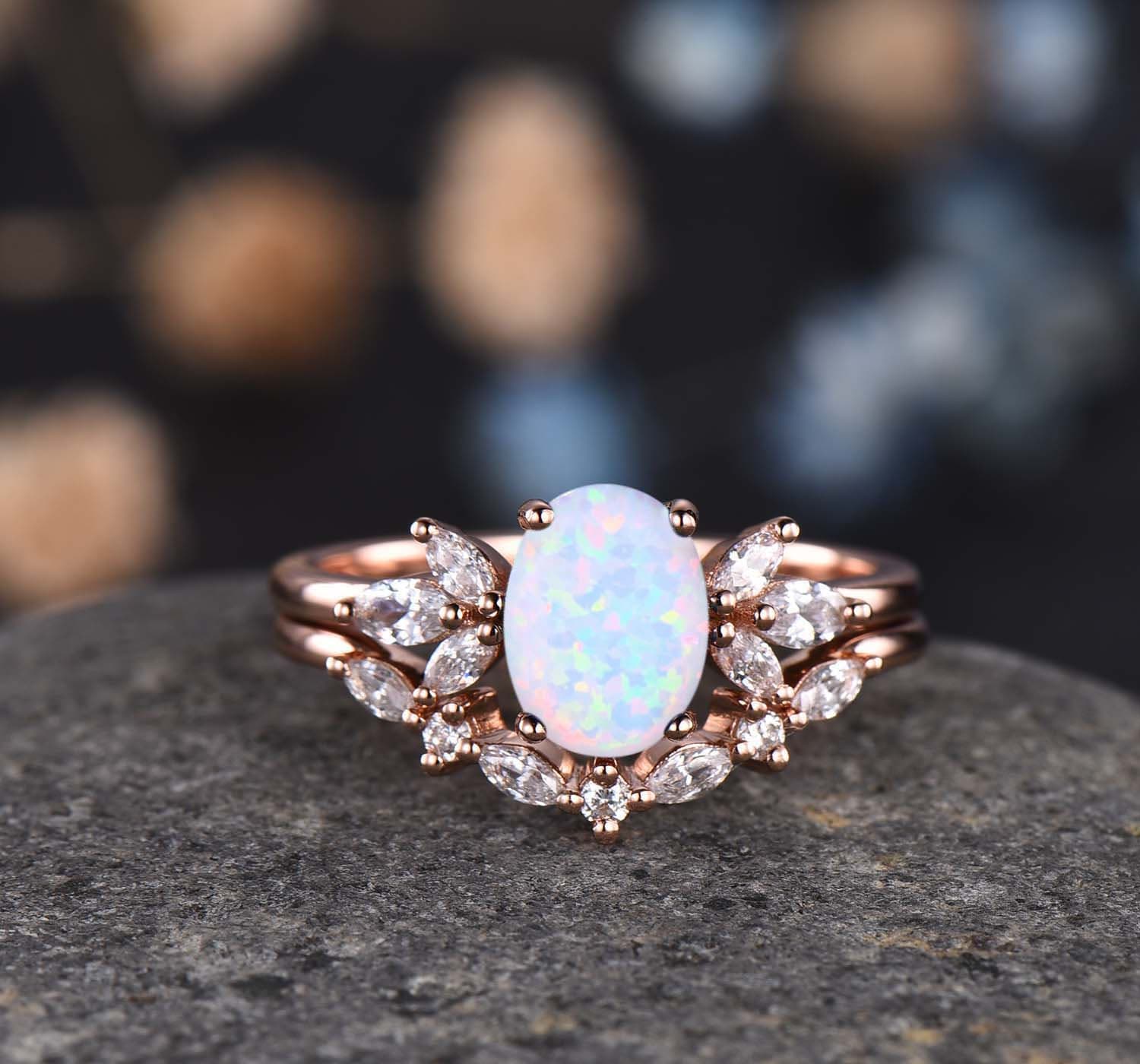 Weißer Opal Verlobungsring Set Damen Stapeln Passendes Band Diamant/Moissanit Eternity Ring Unikat Vintage Floral Design Versprechen Geschenk von yvelove