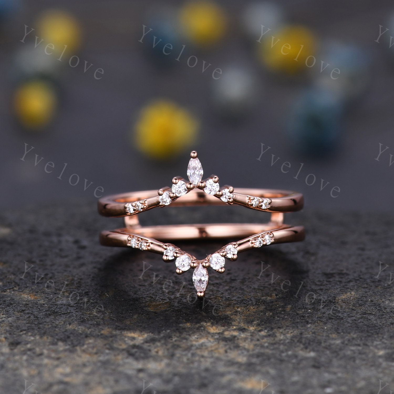 Zierliche Moissanite Eheringe V-Gebogener Diamant Verschönerer Band Rose Gold Stapeln Passende Braut Versprechen Jahrestag Geschenk von yvelove