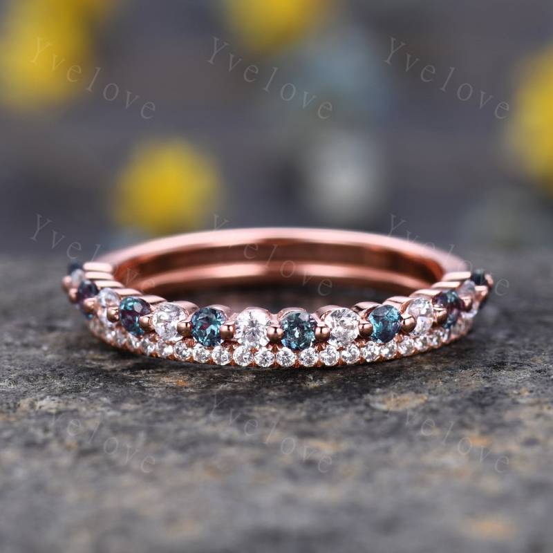 Zweireihiger Vintage Alexandrit Moissanite Verlobungsring Half Eternity Passender Stacking Band Sterling Silber Brautring Geschenk Für Frauen von yvelove