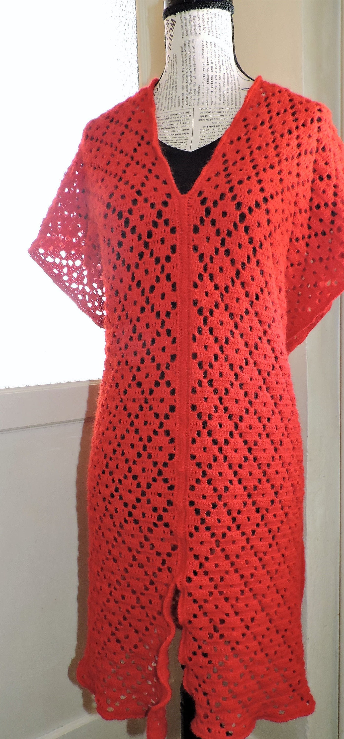 Dünnes Langes Pulloverkleid Feine Rote Tunika Aus Reiner Durchbrochener Alpakawolle Mit Passendem Schal Einzigartiges Handgefertigtes Häkelstück von zanatanii