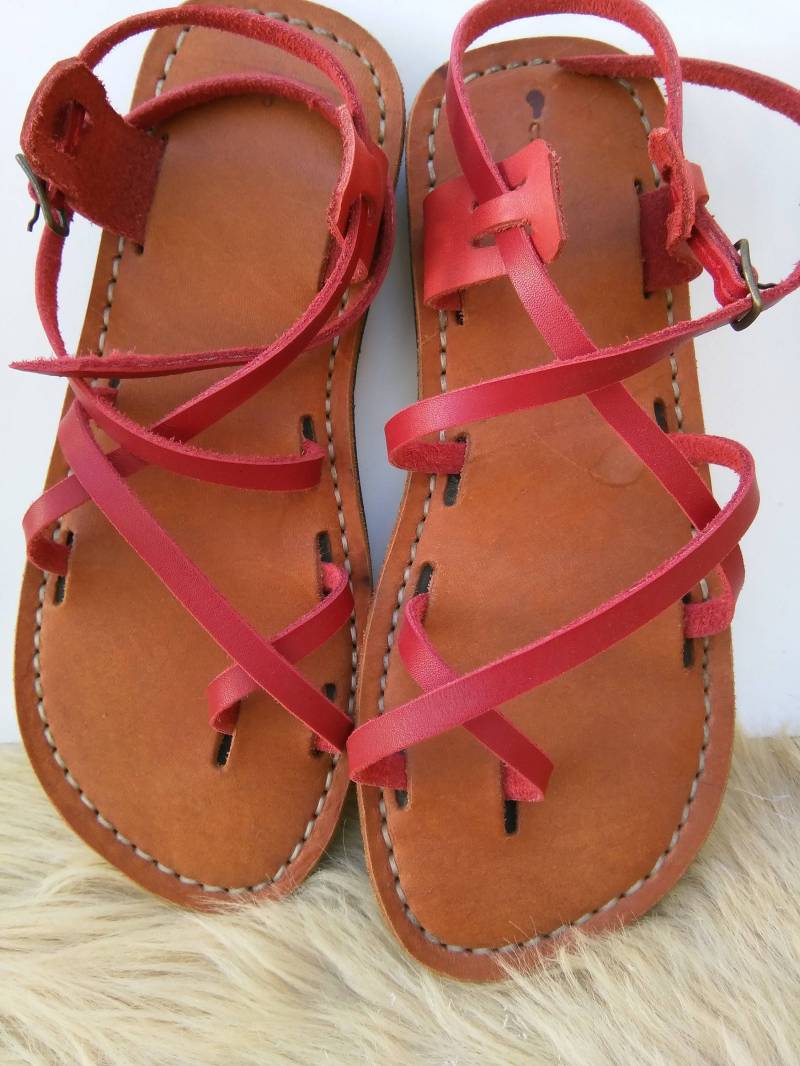 Unisex-Sandalen Aus Rotem Leder Unisex-Sandalen Aus Rotem Leder von zapateriaartesanal
