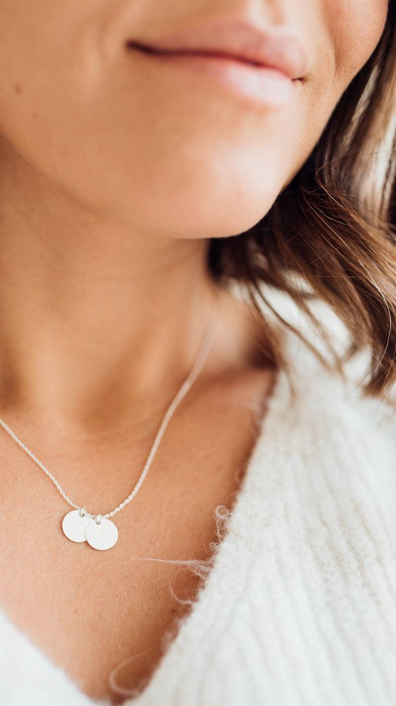 925 Sterling Silber Kette Mit Plättchen "M" 925 Sterling Silber Kette Mit Plättchen "M" von zartglaenzend