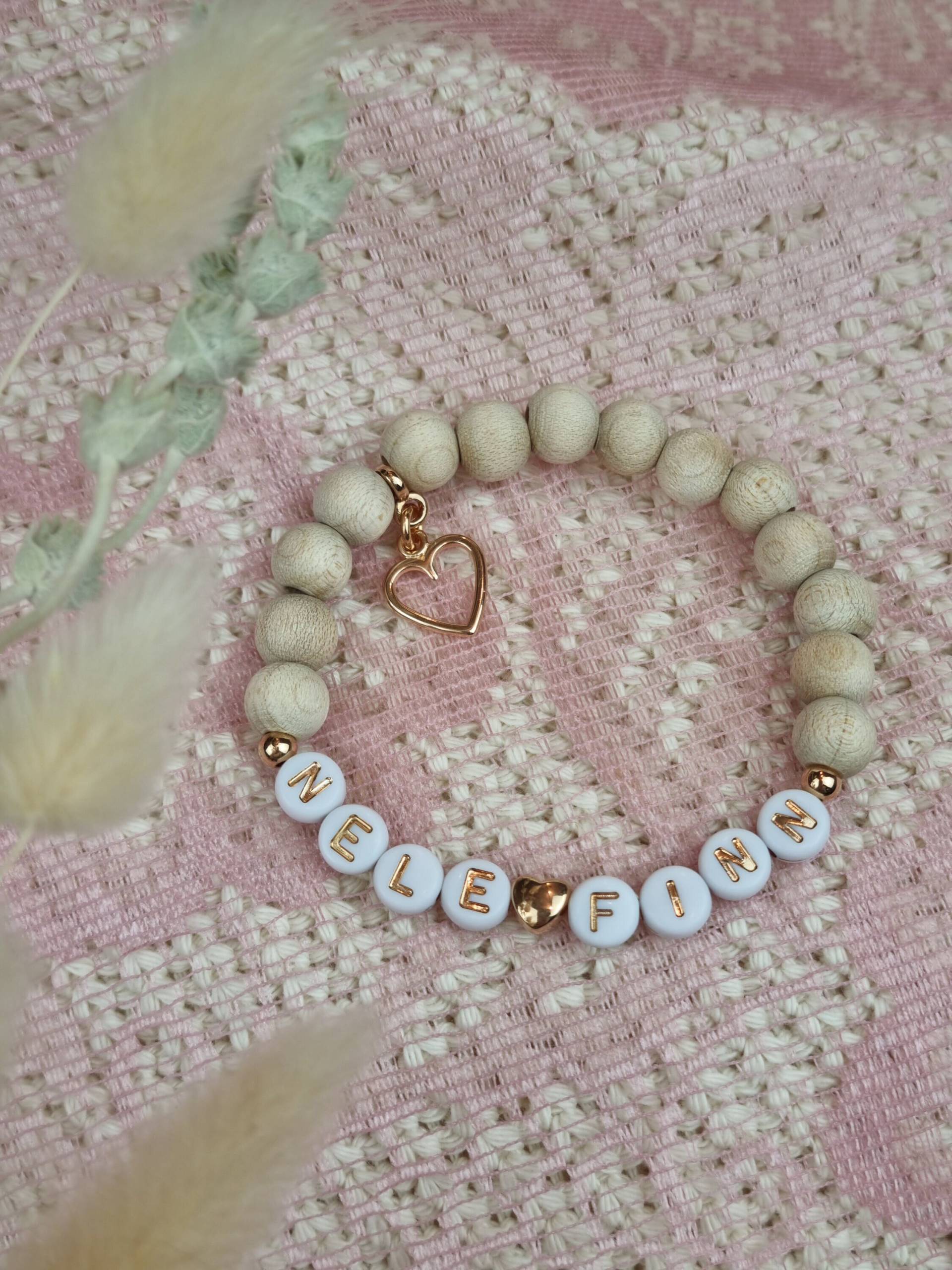Mama Holzarmband, Personalisiert Mit Den Kindernamen, Holzperlen Und Herzanhänger, Rosegold, Tolle Idee Zum Muttertag von zauberhafthochdrei