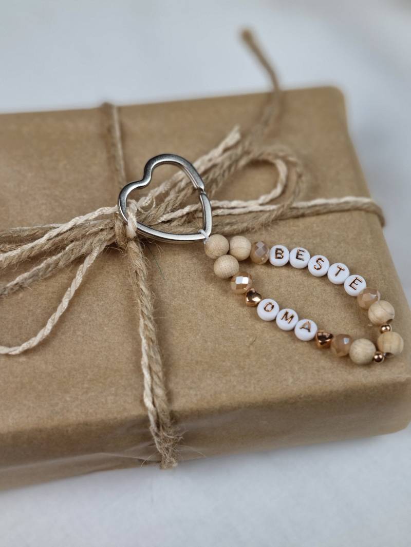 Schlüsselanhänger Beste Oma, Personalisiert Mit Wunschnamen, Verschiedene Farbvarianten von zauberhafthochdrei