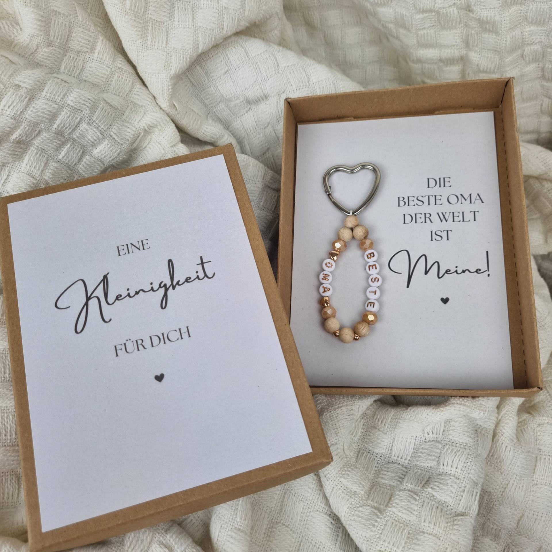 Schlüsselanhänger Beste Oma | Personalisiert Mit Karte Die Der Welt Ist Meine von zauberhafthochdrei