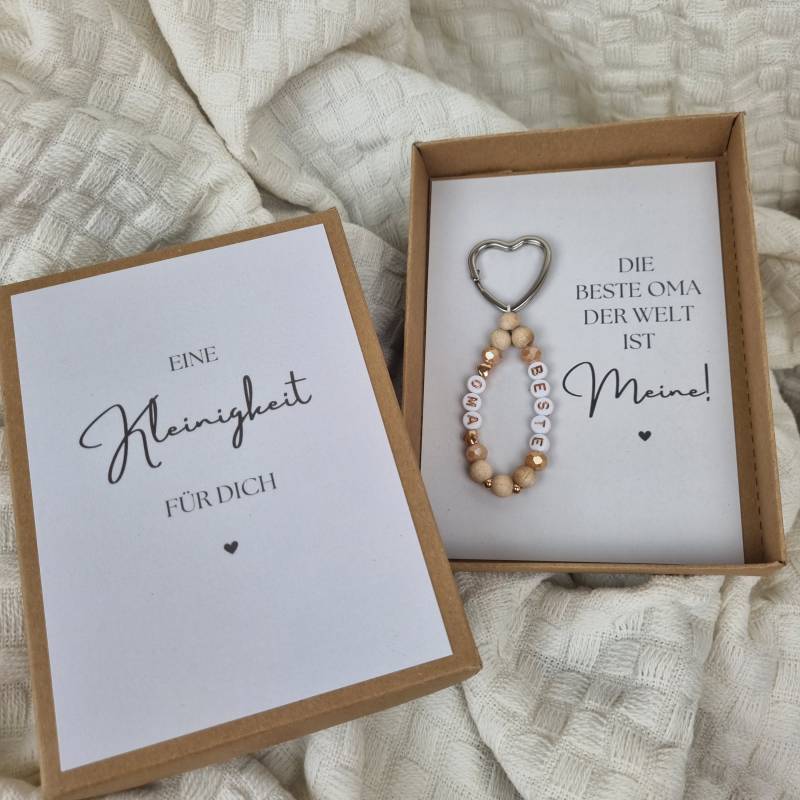 Schlüsselanhänger Beste Oma | Personalisiert Mit Karte Die Der Welt Ist Meine von zauberhafthochdrei