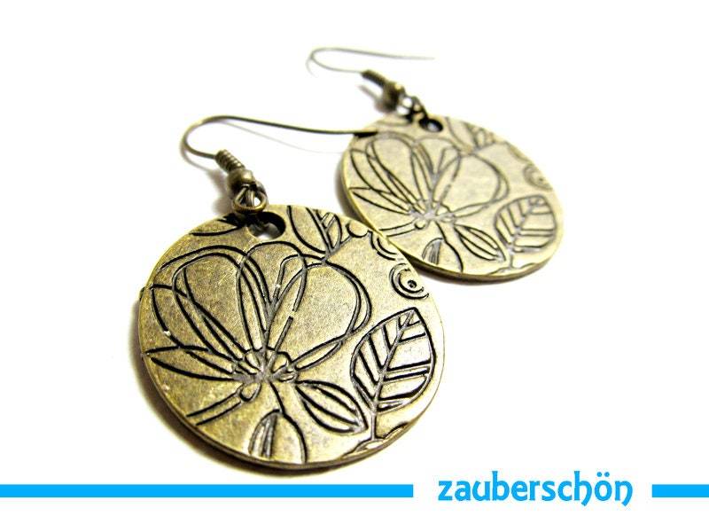 Bronzefarbene Ohrringe Mit Blumenmuster von zauberschoeneWelt