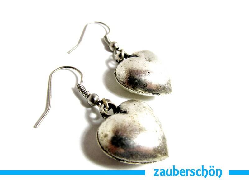 Silberfarbene Herz Ohrringe Silberfarbene Herz Ohrringe von zauberschoeneWelt