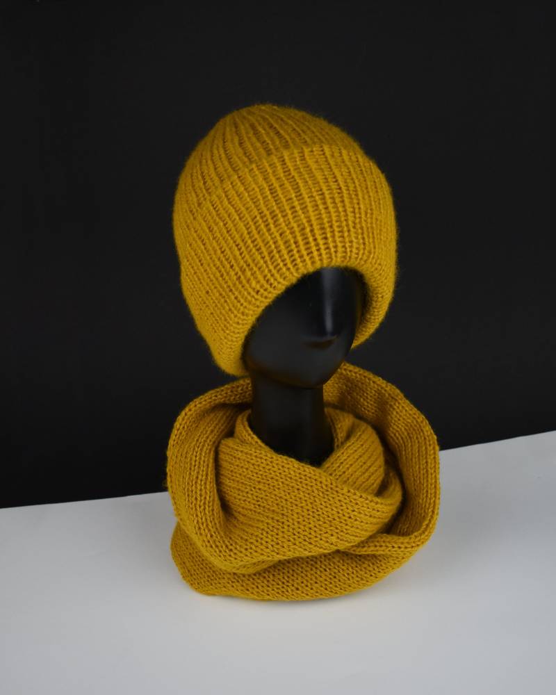 Senf-Gelb Beanie+Snood/Wintermütze Und Rundschal Gestrickt Vegan Friendly von zeepieandco