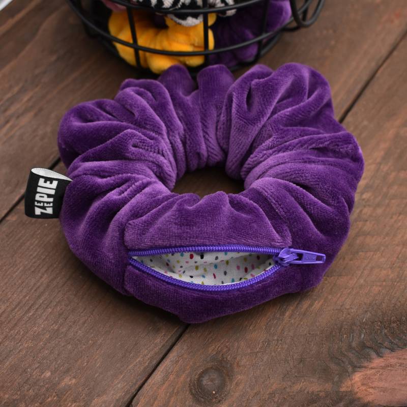 Zeepie/Samt Scrunchie Mit Reißverschluss Haargummi Tasche Violett von zeepieandco