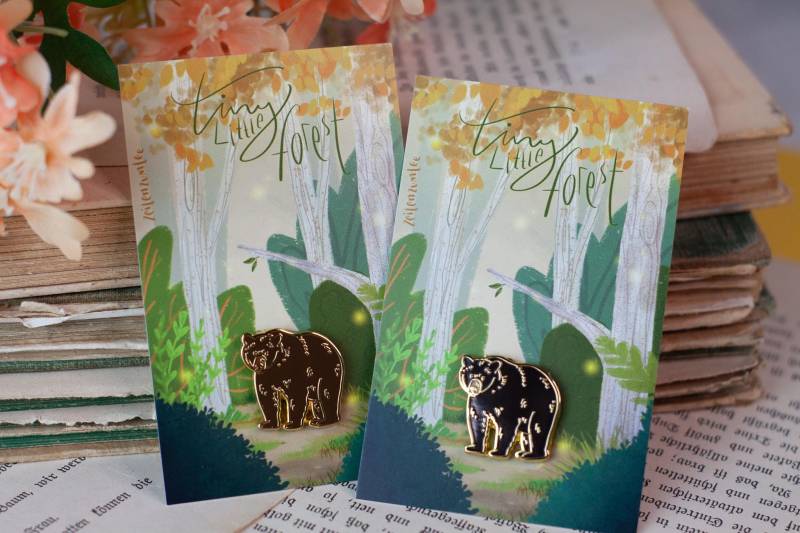 Emaille Pin - Minipin Braunbär Schwarzbär Tiny Little Forest Kollektion von zeilenzumtee