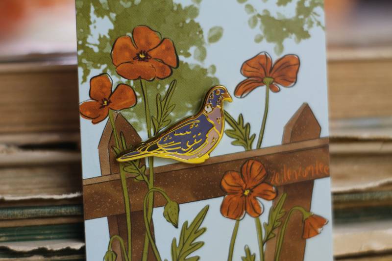 Emaille Pin - Minipin Taube Ringeltaube Little Birdies Collection von zeilenzumtee