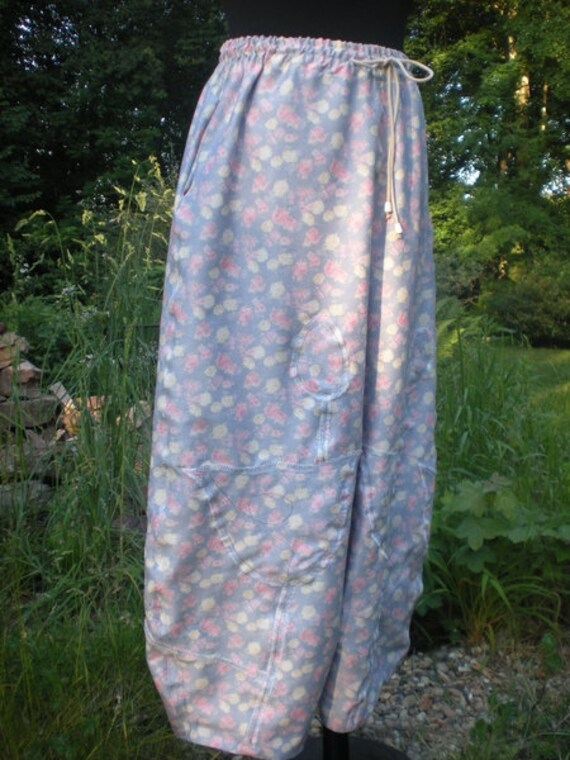 Lagenlook Ballonhose "Blümchen Sand Und Himmel" von zeitschnur