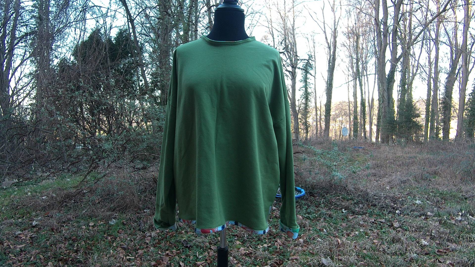 Sweatshirt Lindgrün Unikat Lustiges Paspelband Oversize von zeitschnur