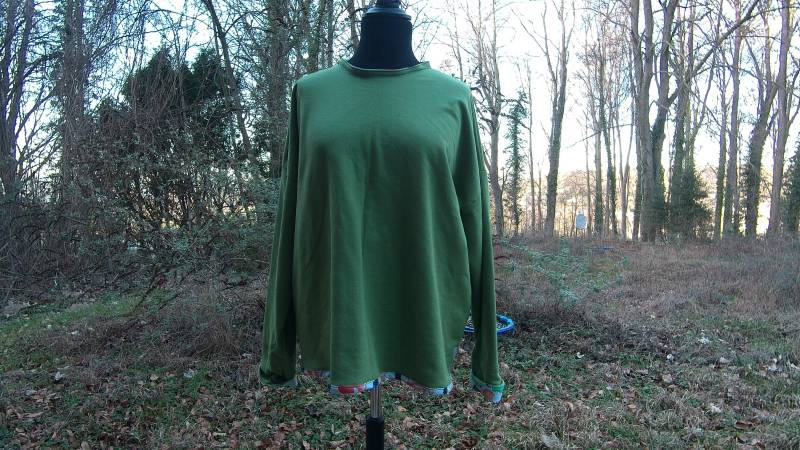 Sweatshirt Lindgrün Unikat Lustiges Paspelband Oversize von zeitschnur